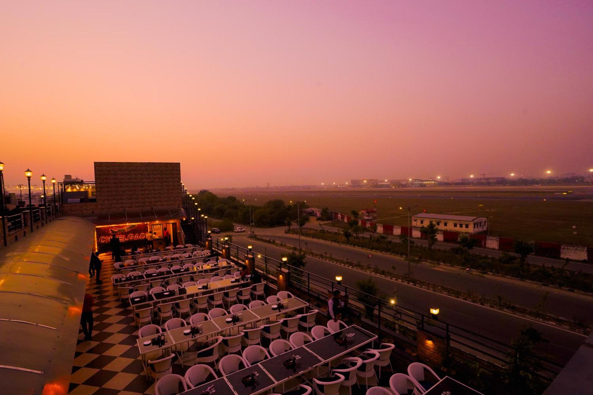 Hotel Cheelgadi Jaipur Eksteriør billede