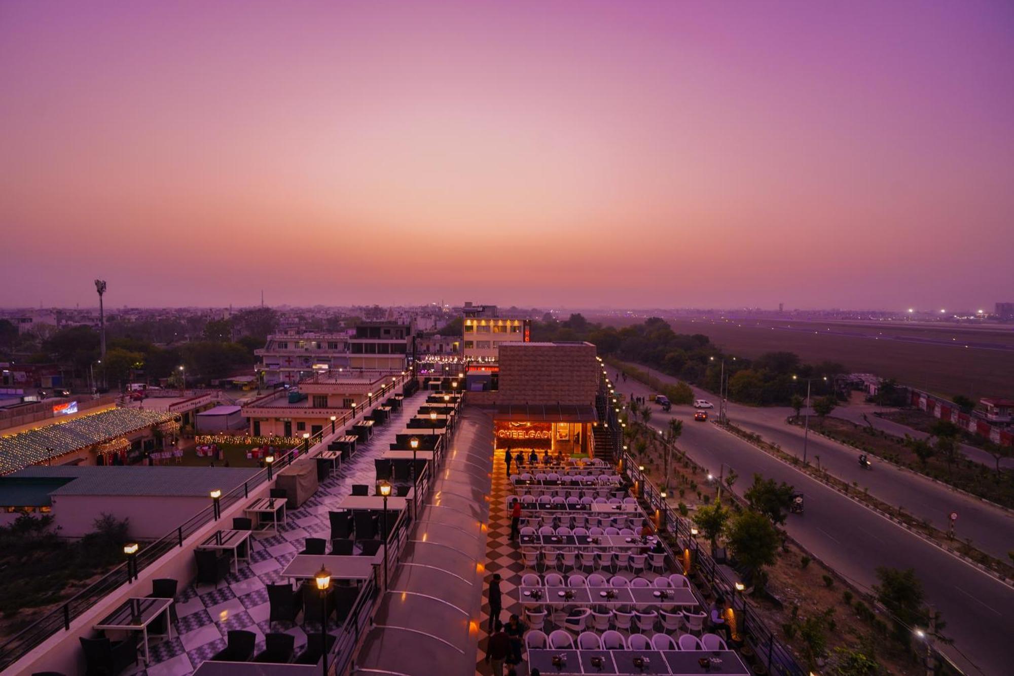 Hotel Cheelgadi Jaipur Eksteriør billede