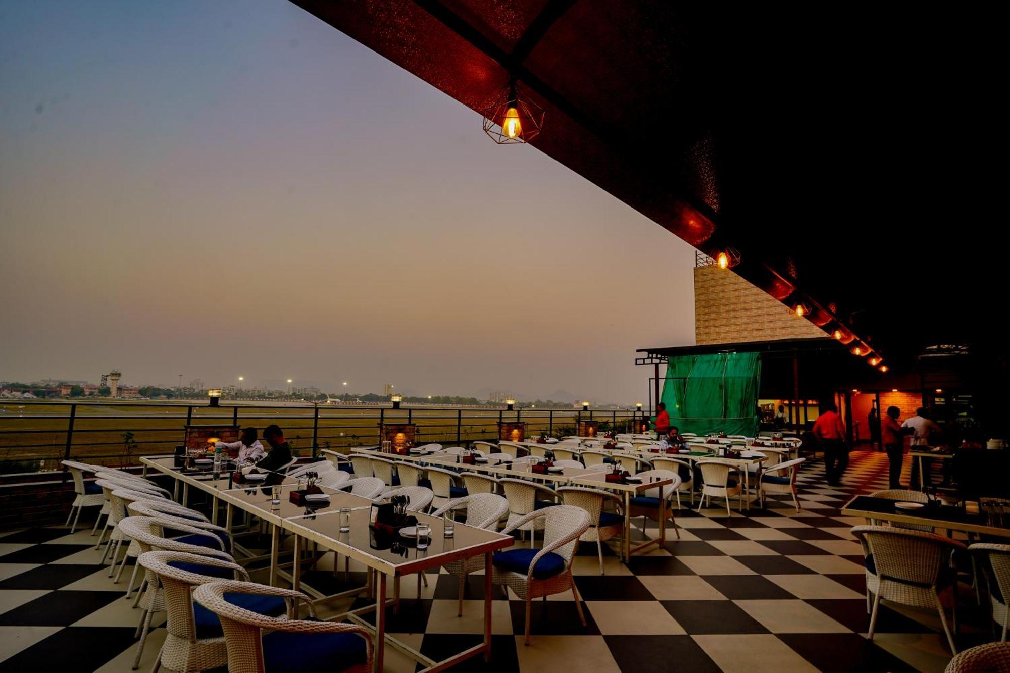 Hotel Cheelgadi Jaipur Eksteriør billede