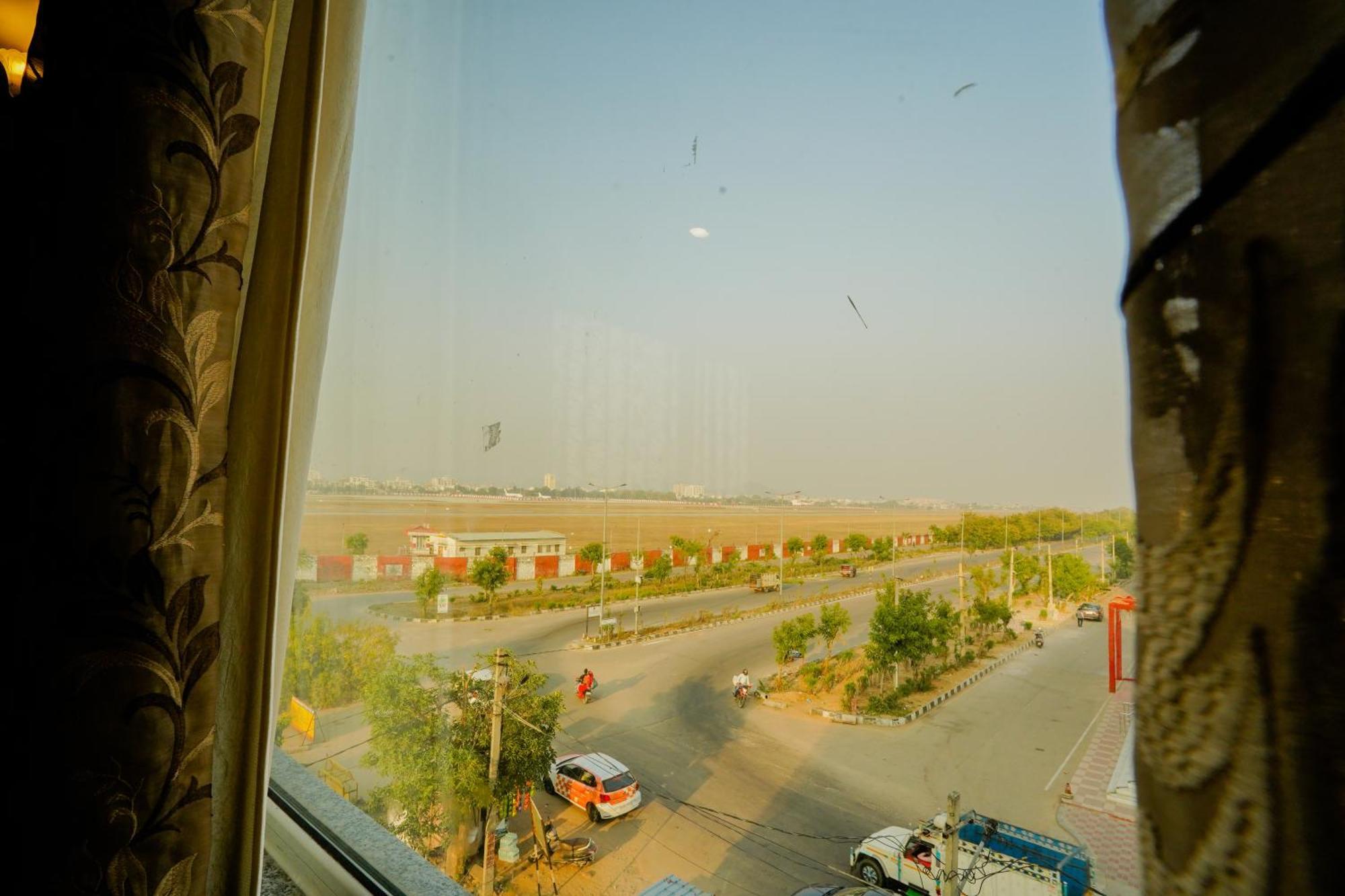 Hotel Cheelgadi Jaipur Eksteriør billede
